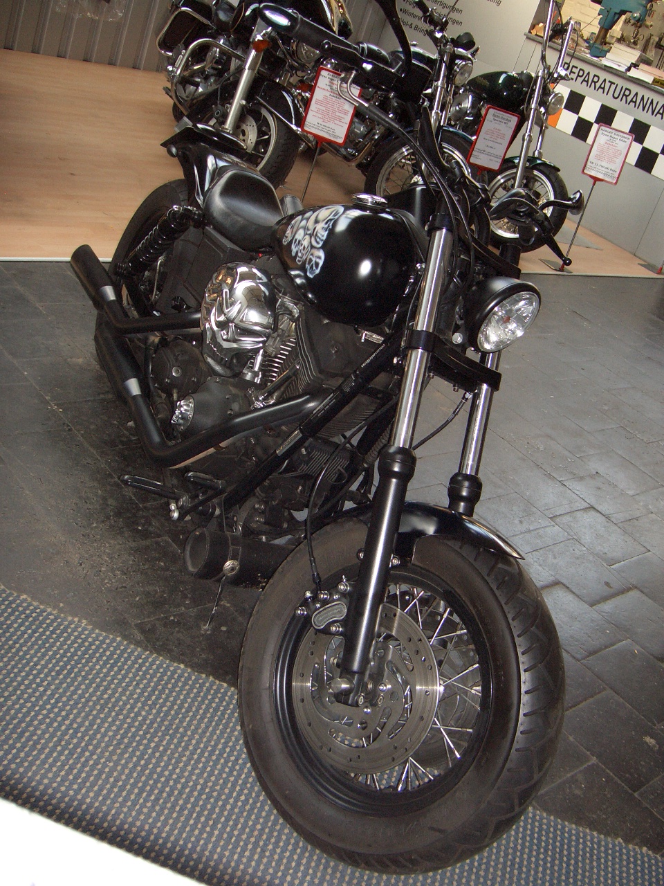 Tribune Dyna 16