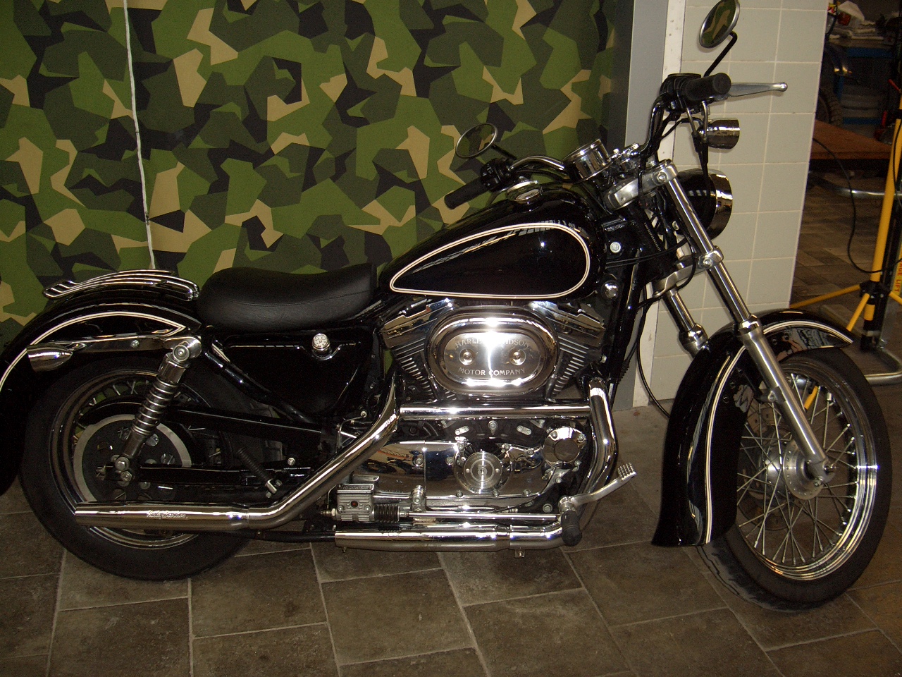 Tribune Sportster 25