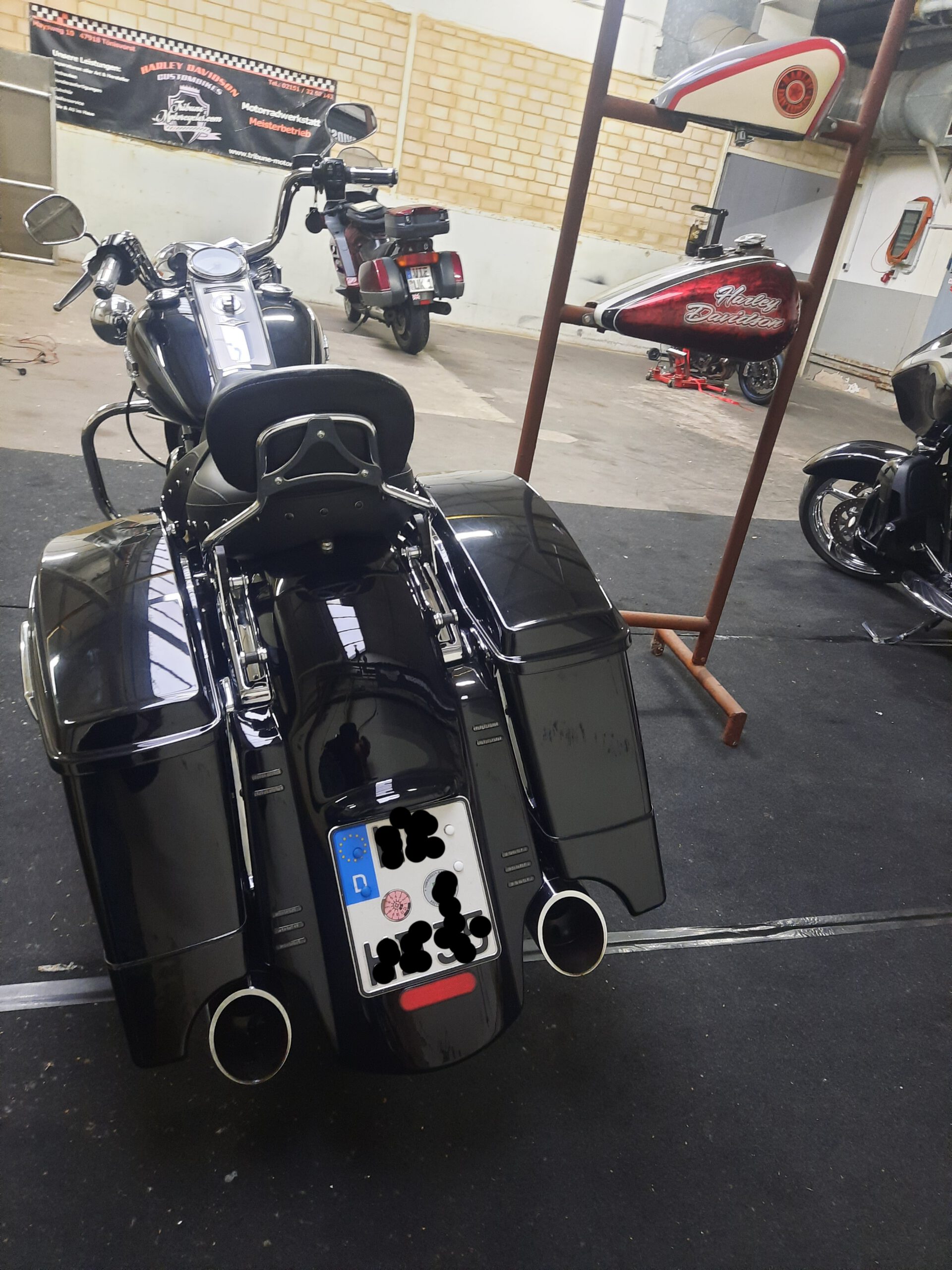 Tribune Touring 9